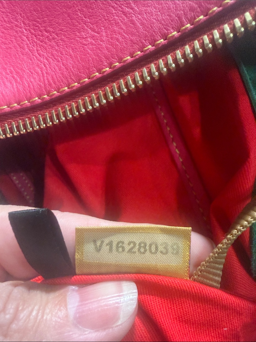 Dooney & Bourke beautiful bright pink shoulder bag - Picture 15 of 16
